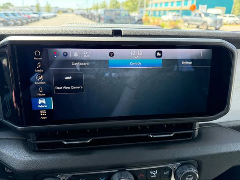 Used 2025 Jeep Gladiator Sport image 21