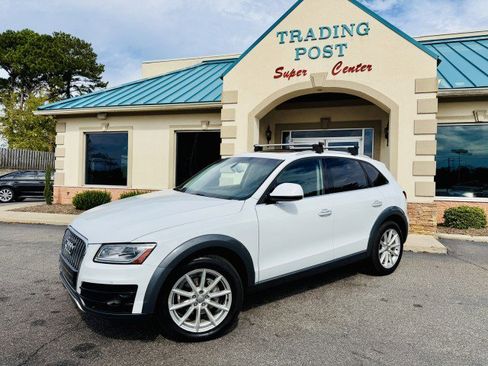 Used 2017 Audi Q5 2.0T Premium Plus w/ Technology Package image 3