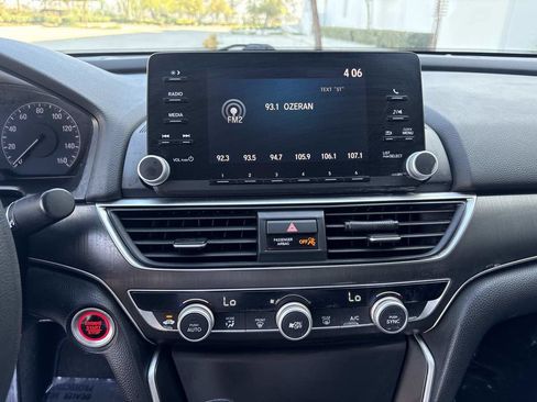 Used 2018 Honda Accord LX image 24