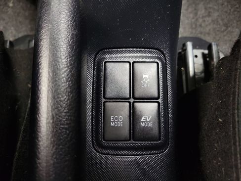 Used 2019 Toyota Prius C FWD image 17