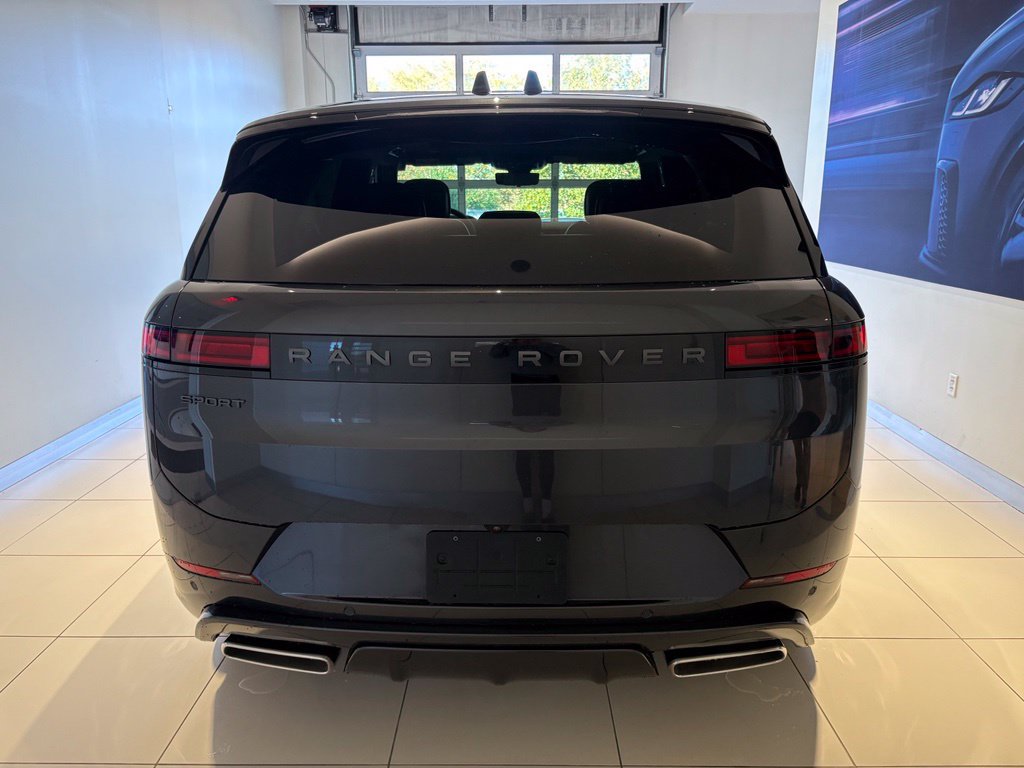 New 2027 Land Rover Range Rover Sport Dynamic SE AWD/4WD image 3