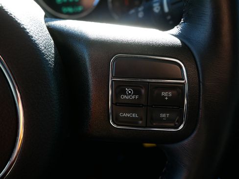 Used 2018 Jeep Wrangler Sahara w/ Connectivity Group image 29