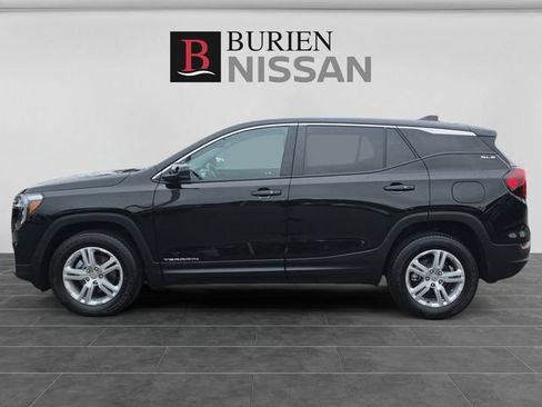 Used 2024 GMC Terrain SLE AWD/4WD image 2