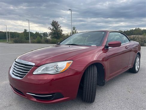 Used 2012 Chrysler 200 Touring image 9