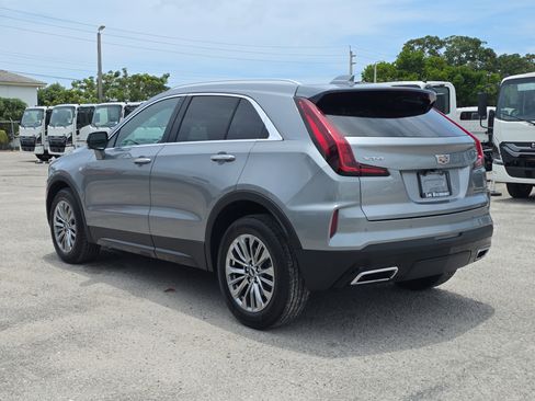 Used 2025 Cadillac XT4 Premium Luxury FWD image 5