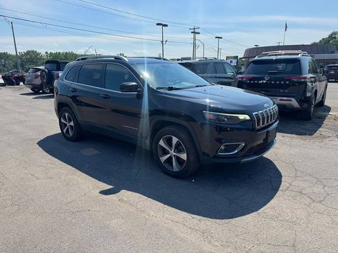 Used 2021 Jeep Cherokee Limited w/ Mopar Interior Package AWD/4WD image 4