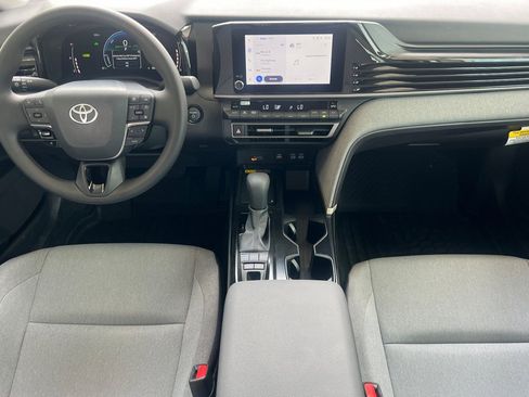 Used 2025 Toyota Camry LE FWD image 10