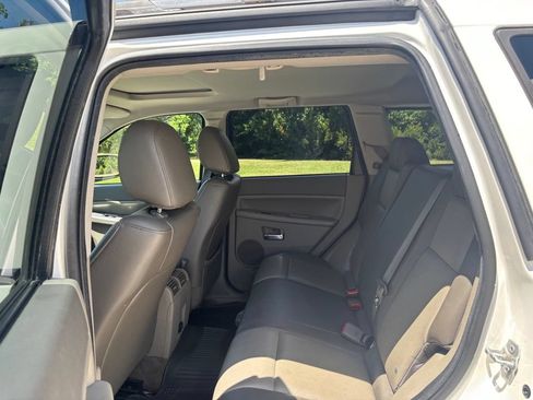 Used 2009 Jeep Grand Cherokee Laredo AWD/4WD image 14