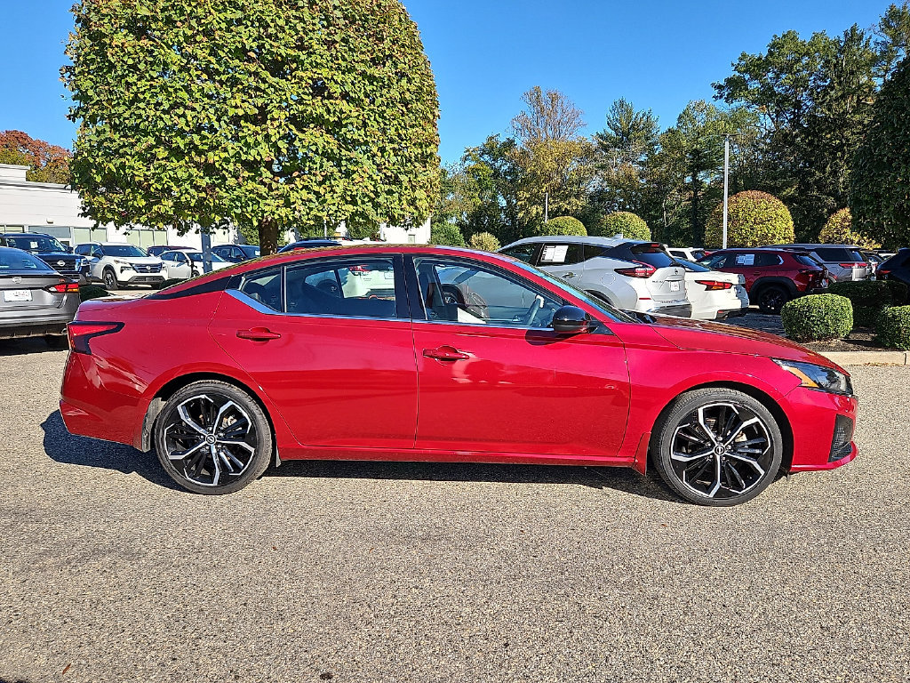 Certified 2024 Nissan Altima 2.5 SR FWD image 8