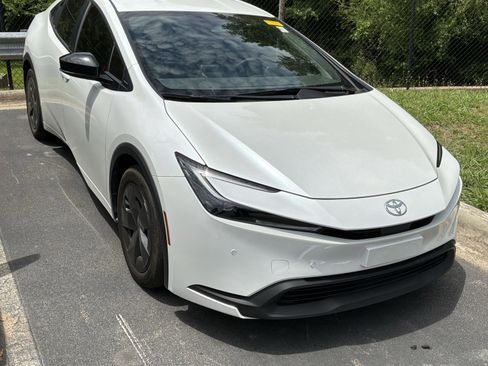 Used 2023 Toyota Prius LE FWD image 1