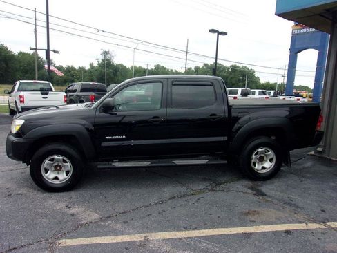 Used 2015 Toyota Tacoma PreRunner image 2