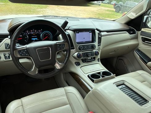 Used 2019 GMC Yukon XL Denali w/ Denali Ultimate Package image 15