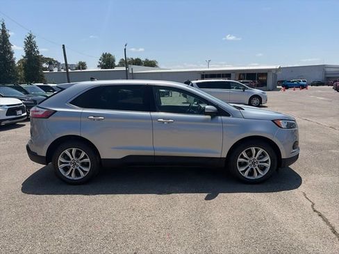 Used 2024 Ford Edge Titanium AWD/4WD image 7