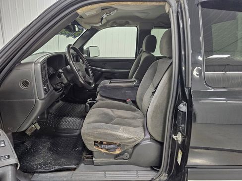 Used 2004 Chevrolet Silverado 2500 LS image 12