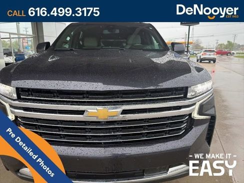 Used 2022 Chevrolet Tahoe LT w/ Luxury Package AWD/4WD image 2
