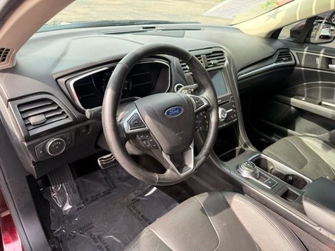 Used 2017 Ford Fusion Titanium image 9