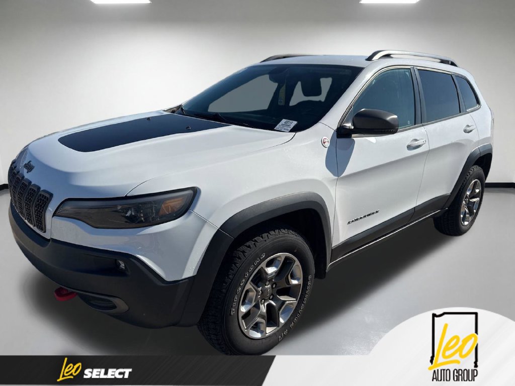 Used 2019 Jeep Cherokee Trailhawk w/ Cold Weather Group AWD/4WD image 1