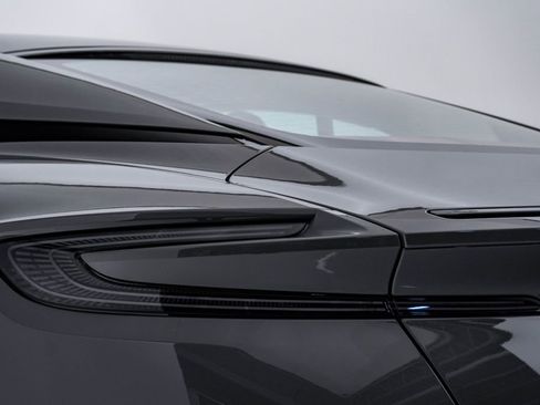 Used 2024 Aston Martin DB12 Coupe image 13