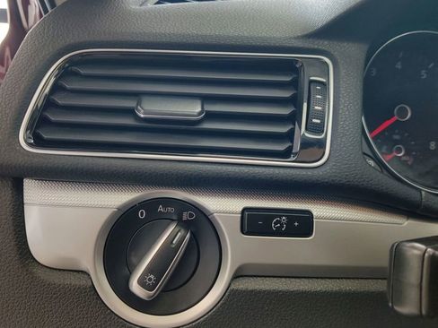 Used 2017 Volkswagen Passat 1.8T S image 20