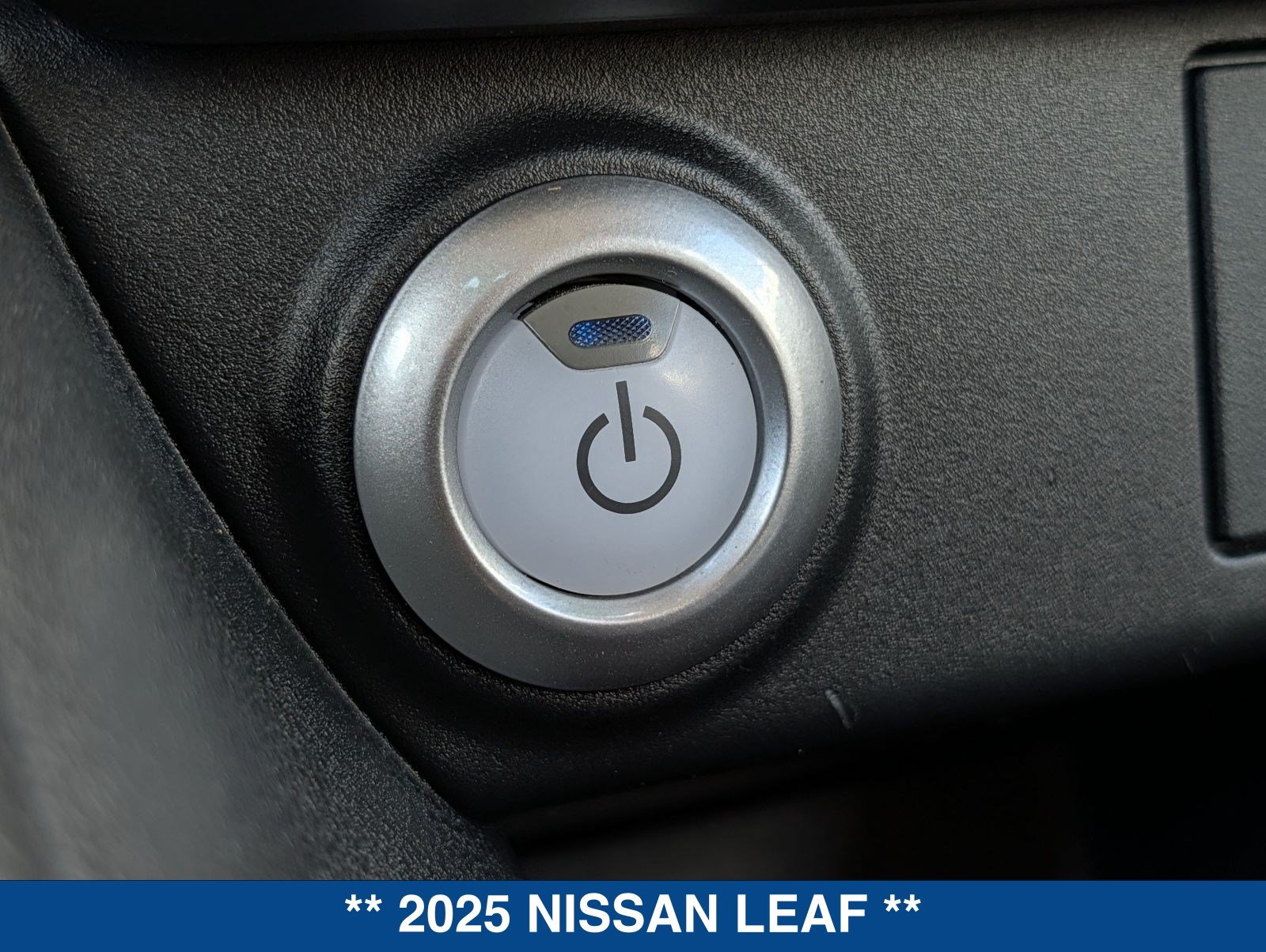 Used 2025 Nissan Leaf S FWD image 32