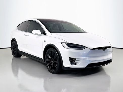 Used 2018 Tesla Model X P100D image 3