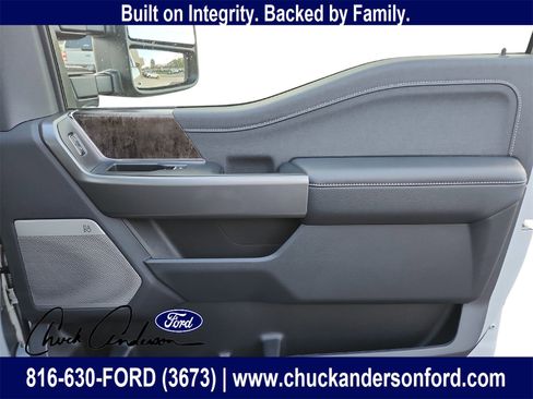 New 2026 Ford F250 Lariat w/ Black Appearance Package image 25