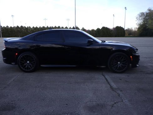 Used 2019 Dodge Charger R/T w/ Plus Group RWD image 6