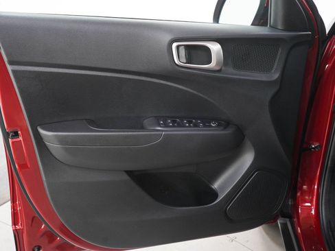 Certified 2024 Hyundai Venue SEL FWD image 18