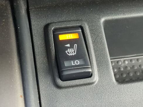 Used 2024 Nissan Titan SV w/ SV Bronze Edition Package image 21