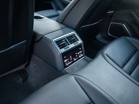 Used 2023 Porsche Panamera 4 Platinum Edition image 36