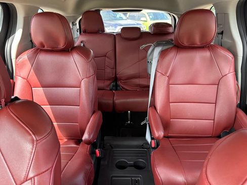 Used 2024 Toyota Sienna LE w/ LE Plus Package FWD image 17