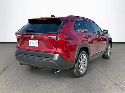 Used 2019 Toyota RAV4 XLE Premium image 7