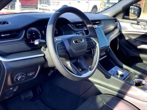 New 2025 Jeep Grand Cherokee L Altitude RWD image 8