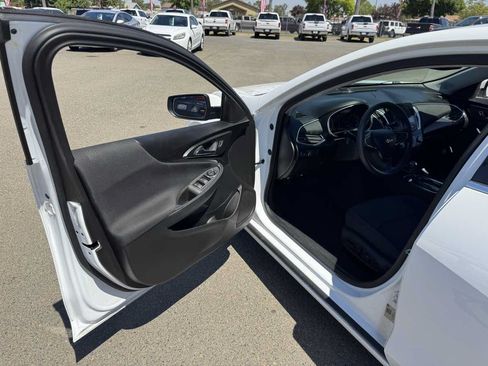 Used 2019 Chevrolet Malibu LT FWD image 22