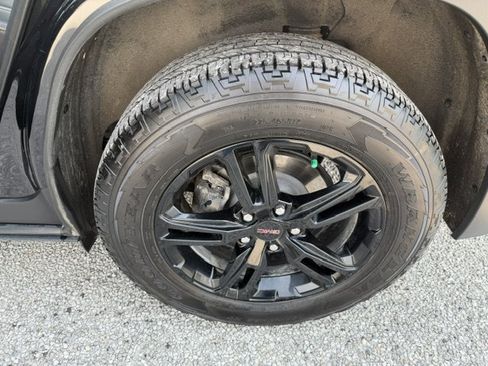 Used 2023 GMC Terrain AT4 w/ Tech Package AWD/4WD image 9