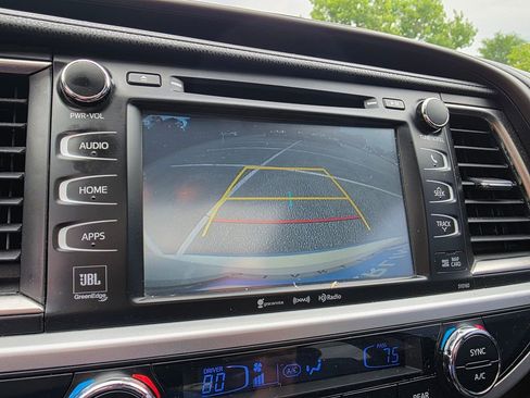 Used 2016 Toyota Highlander Limited Platinum FWD image 20