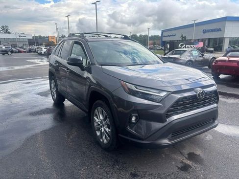 Used 2023 Toyota RAV4 XLE Premium FWD image 5