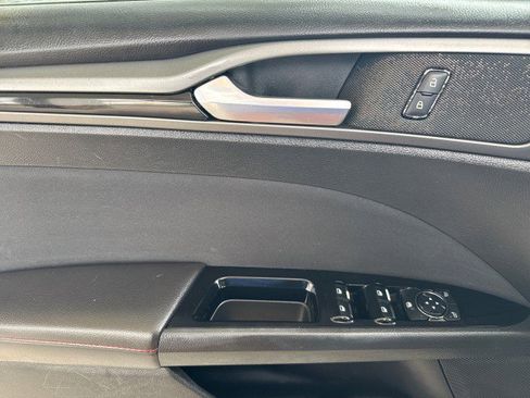 Used 2013 Ford Fusion SE FWD image 9