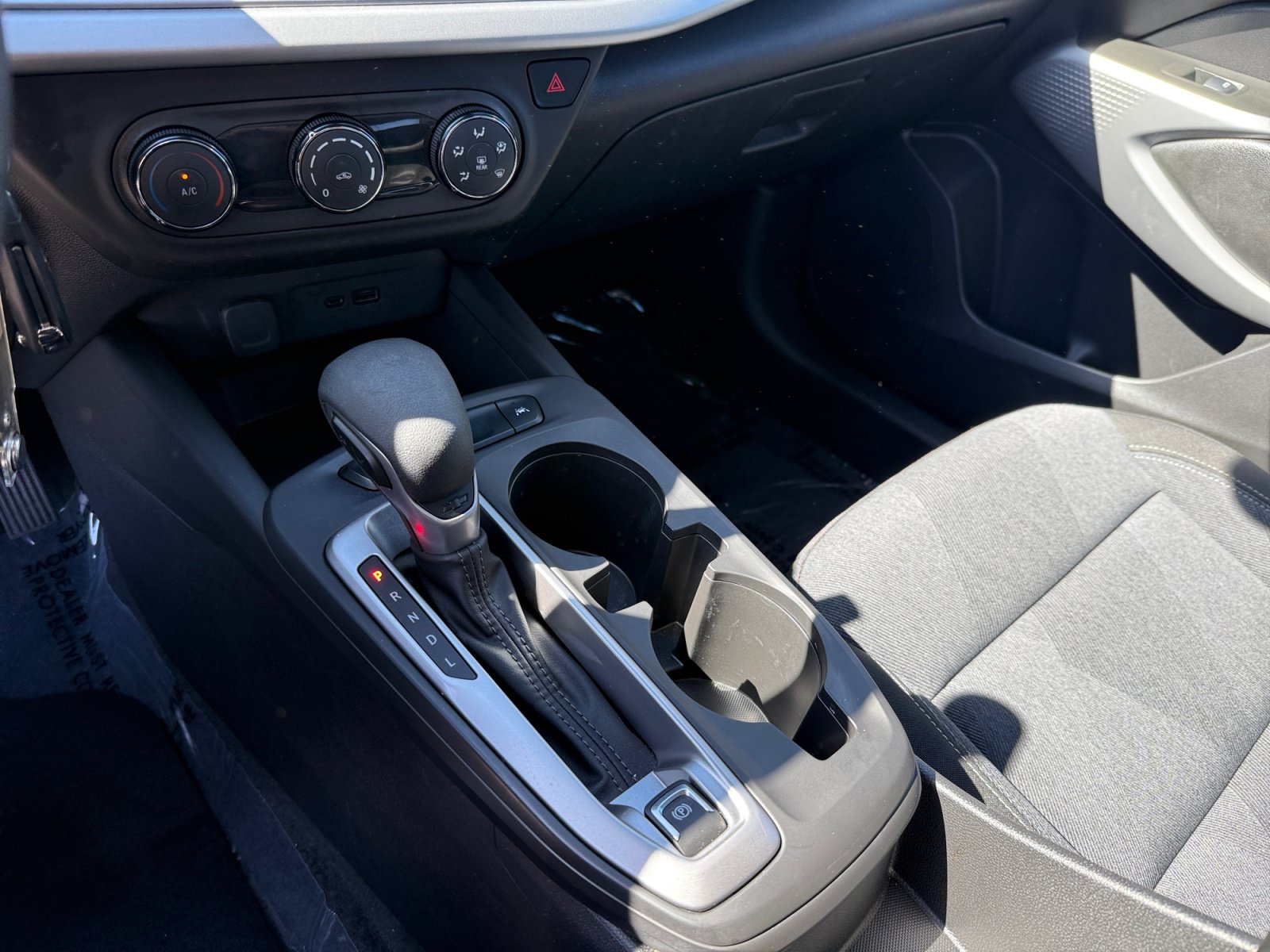Used 2024 Chevrolet Trax LS FWD image 13