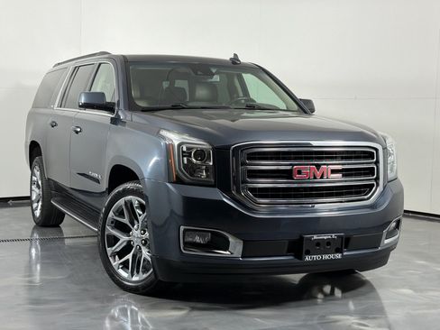 Used 2019 GMC Yukon XL SLT w/ Open Road Package AWD/4WD image 2