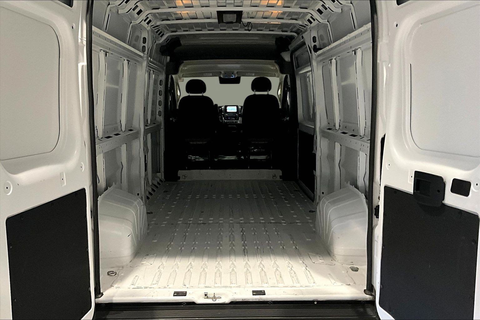 Used 2025 RAM ProMaster 3500 w/ Convenience Group FWD image 8