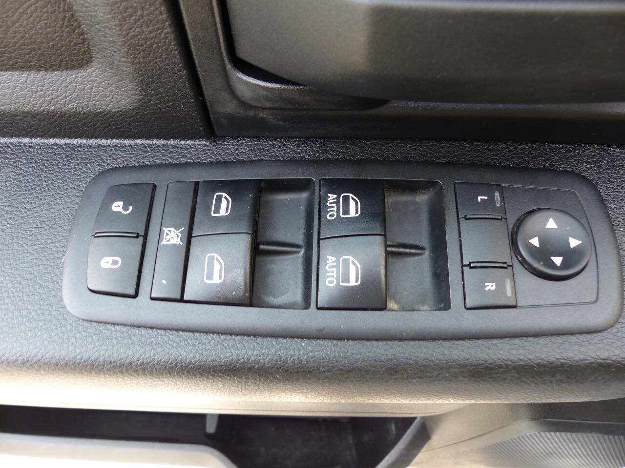 Used 2021 RAM 1500 Tradesman w/ Chrome Appearance Group AWD/4WD image 22