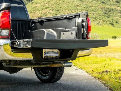 Used 2021 Toyota Tacoma SR5 image 22