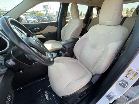 Used 2017 Jeep Cherokee Latitude w/ Safety/Convenience Group image 5