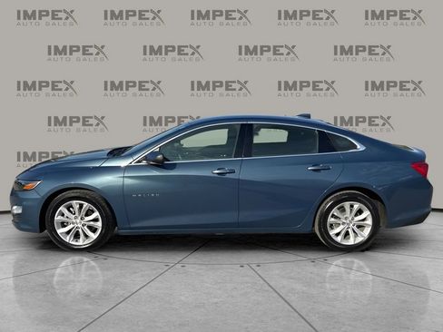 Used 2025 Chevrolet Malibu LT FWD image 2