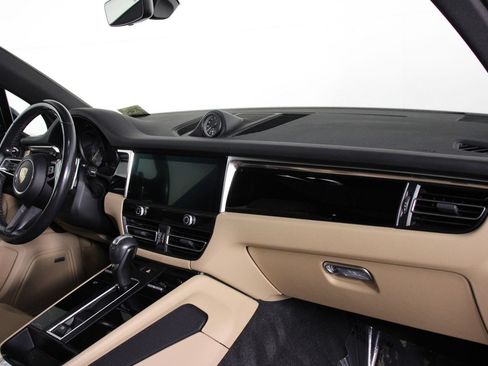 Certified 2022 Porsche Macan S AWD/4WD image 24