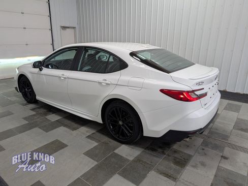 Used 2026 Toyota Camry SE image 2