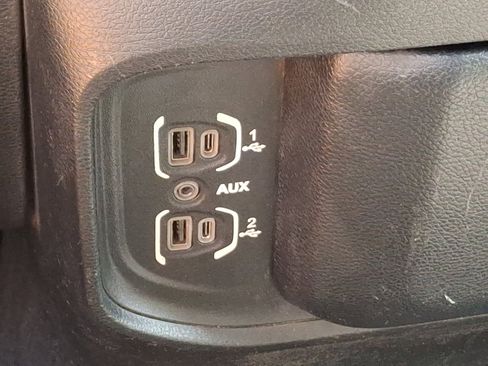 Used 2021 RAM 2500 Big Horn image 25