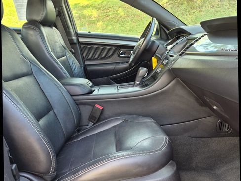 Used 2014 Ford Taurus SEL w/ Equipment Group 201A FWD image 11