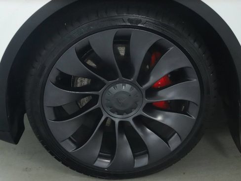 Used 2022 Tesla Model Y Performance AWD/4WD image 34